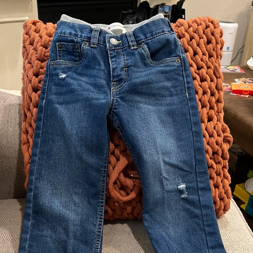 Levi’s 4T denim jeans stretch waist with clasp closure